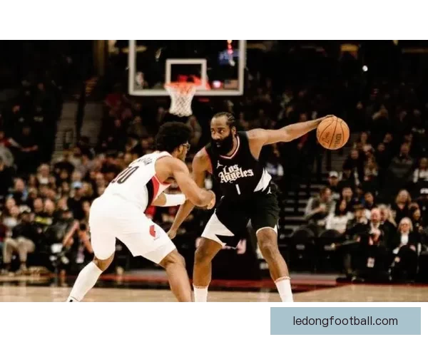 阿特金森称球队心智日益成熟 哈登临场判断与决策能力令人印象深刻