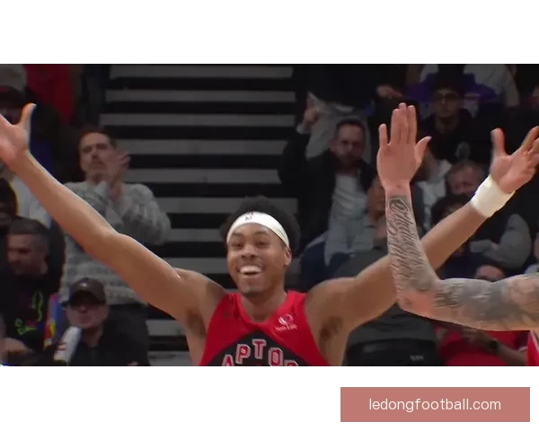 阿门：队友风车扣篮得9分 我也要秀出更炫酷的扣篮动作