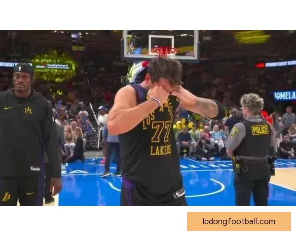 东契奇二级腿筋拉伤 湖人夺冠机会骤降至150赔1